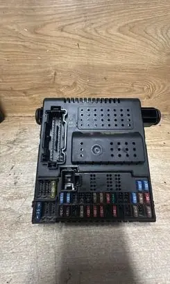 Volvo V70 Fuse module 30728356