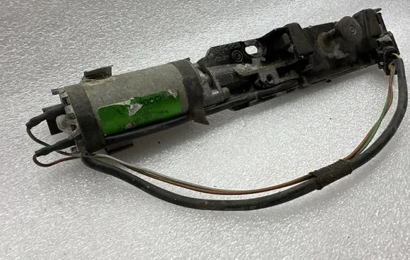 BMW 7 E38 Tailgate/trunk/boot lift motor 8352202