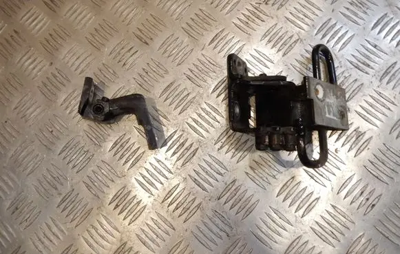 Audi A6 S6 C6 4F Front door hinge set 8E0831411 39373