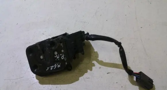 Mazda 626 Front door lock 1528007021 152800-7021
