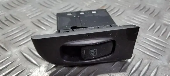 Hyundai Trajet Electric window control switch 621w03710