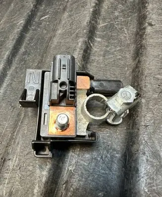 Toyota Hilux VIII Battery relay fuse T1880T0 8211AKK280
