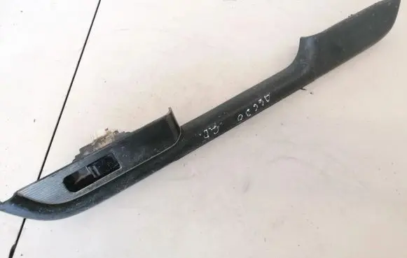 Nissan X-Trail T30 Electric window control switch 829488H300X