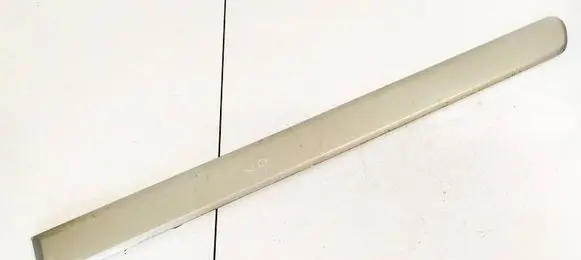 Opel Zafira B Rear door trim (molding) 13137774