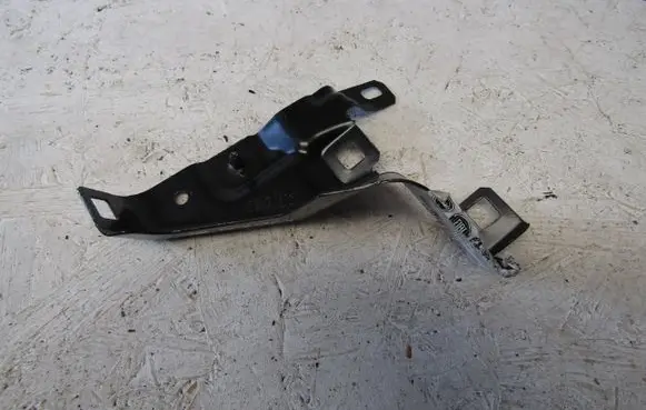 Citroen Jumper Fender mounting bracket 1612247180