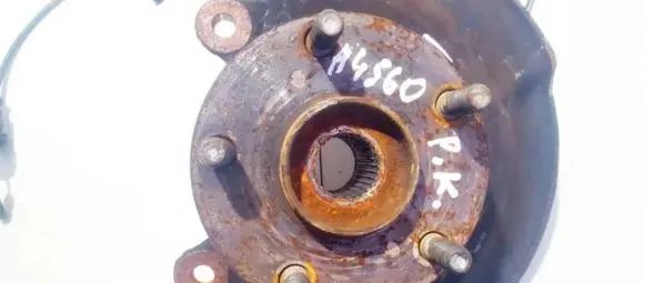Toyota Auris 150 Front wheel hub