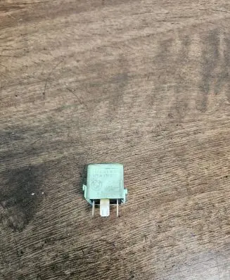 BMW 5 E34 Other relay 8366600 V23134K59X222 4436