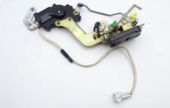 Suzuki Baleno EG Rear door lock 