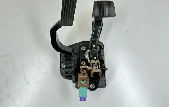 Jeep Cherokee Pedal assembly 68306536AB T2Q159A046 T20159A046