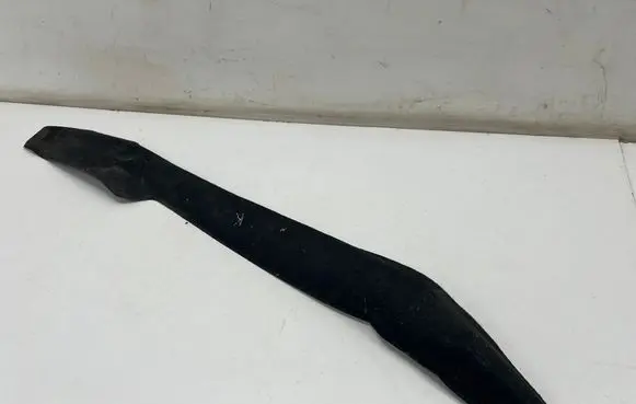 Opel Vivaro Fender end trim 
