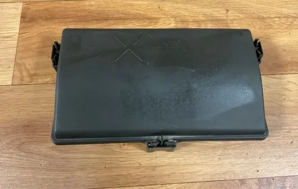 Opel Insignia A Fuse box cover 13222784 544949939