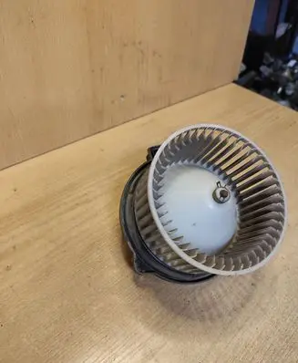 Honda CR-V Heater fan/blower 194000