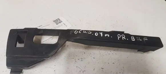 Ford Focus Front bumper mounting bracket 4M5117E856A