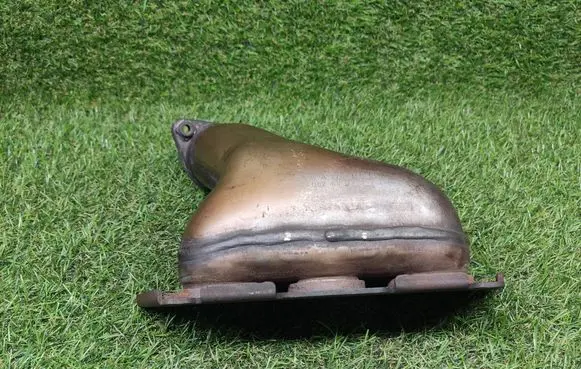 Mercedes-Benz E W212 Exhaust manifold A2761400509