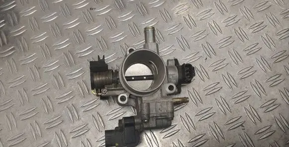 Toyota Corolla E120 E130 Throttle valve 8924502040