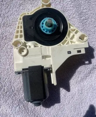 Audi A6 Allroad C7 Rear door window regulator motor 8K0959812A