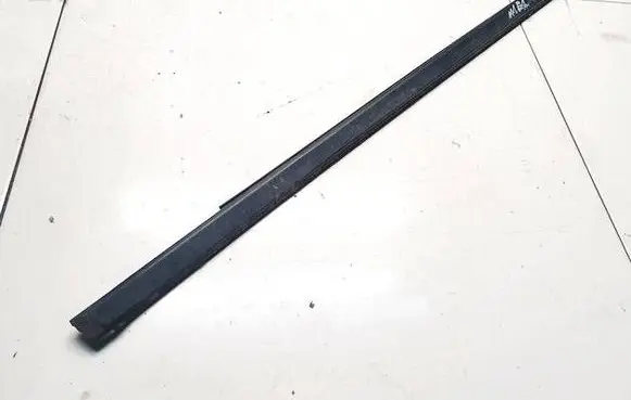 Dodge Caliber Front door glass trim molding 