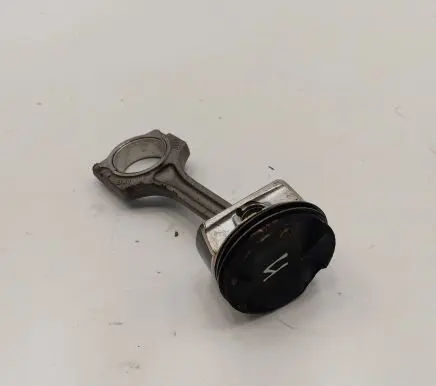 Mini One - Cooper Coupe R56 Piston with connecting rod
