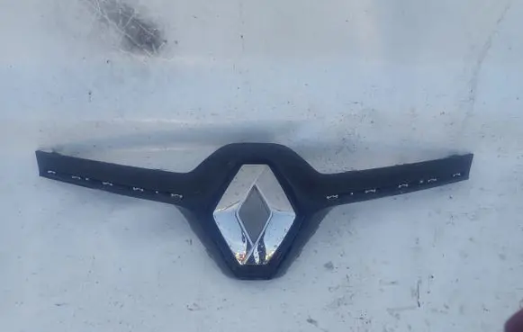 Renault Kadjar Front bumper upper radiator grill 623103685R