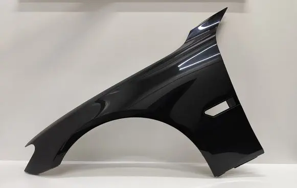 BMW 7 F01 F02 F03 F04 Fender SCHWARZ2 668