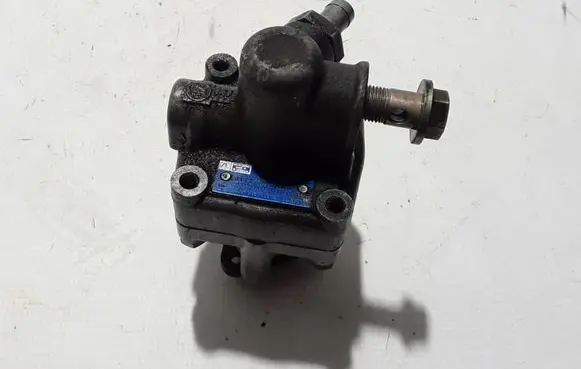Audi 100 S4 C4 Power steering pump 7681955205