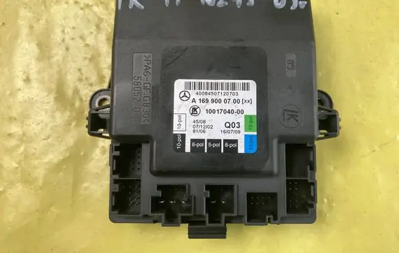 Mercedes-Benz B W245 Door control unit/module A1699000700