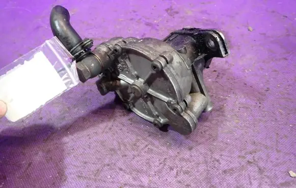 Volkswagen Transporter - Caravelle T4 Vacuum pump 075145100