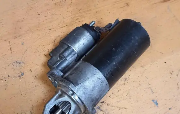 Mercedes-Benz E W212 Starter motor A0061516201
