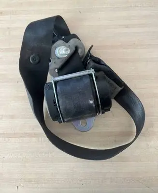 Toyota Verso Rear seatbelt 610307700D 100225