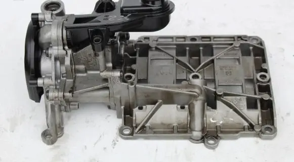 BMW 5 E60 E61 Oil pump 7810451 7798014