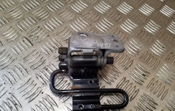 Audi A8 S8 D3 4E Rear door lower hinge 4E0833412C