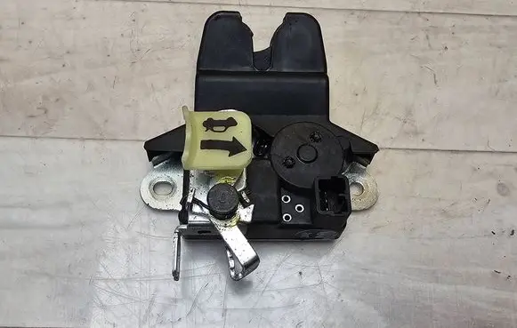 KIA Optima Tailgate/trunk/boot lock/catch/latch 