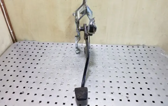 Opel Zafira B Brake pedal 24463406