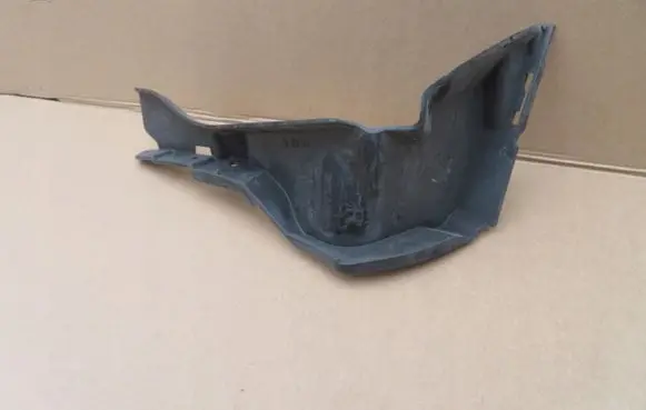 Front bumper mounting bracket