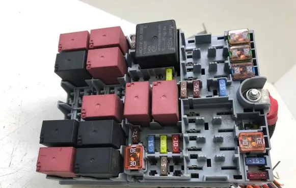 Jeep Renegade Fuse box set 51987784