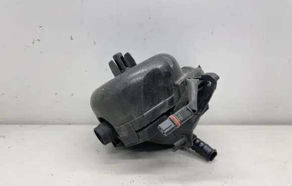 BMW 6 E63 E64 Oil breather separator 7531423