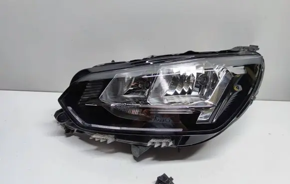 Peugeot 2008 II Headlight/headlamp 9823194080