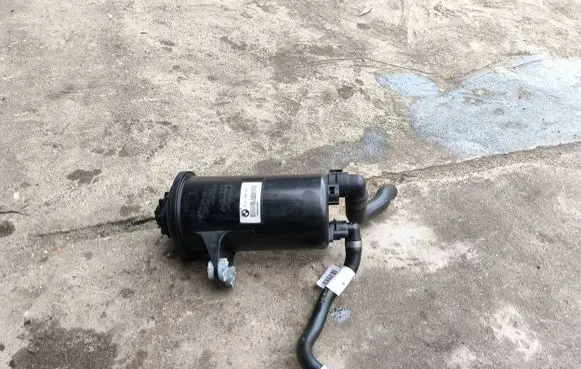 BMW X5M E70 Power steering fluid tank/reservoir 10617211