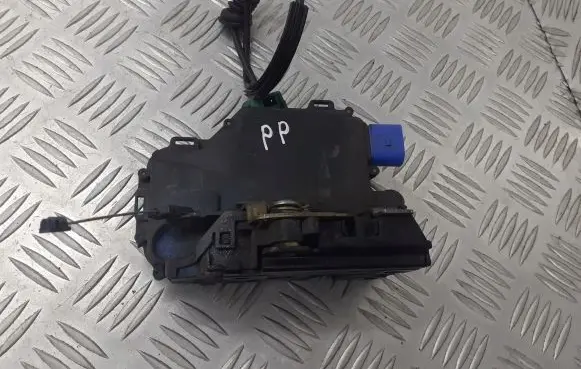 Seat Ibiza III (6L) Front door lock 837016B0