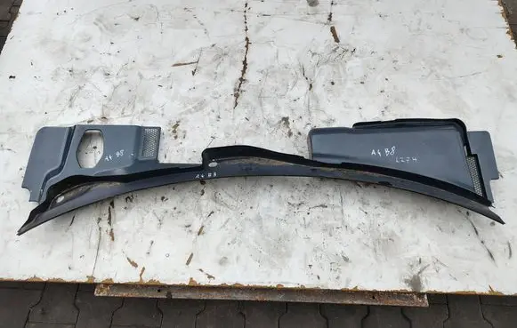 Audi A4 S4 B8 8K Wiper trim 8K1819447