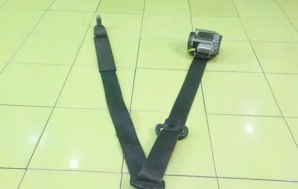 Opel Combo D Front seatbelt PRZOD BEZPIECZENSTWA
