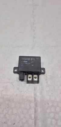 Mercedes-Benz E W211 Charging relay A0025423819 V23132A2001X14