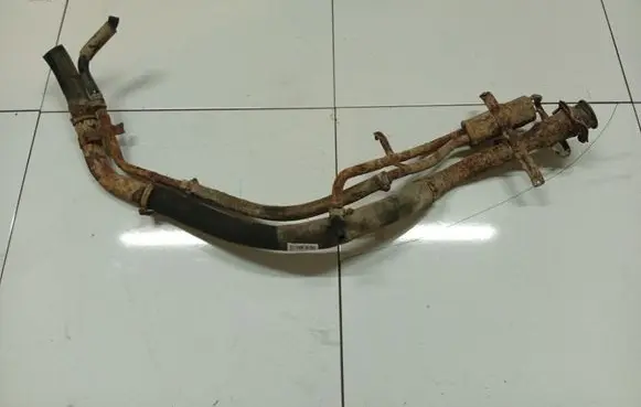 Mitsubishi Endeavor Fuel tank filler neck pipe 
