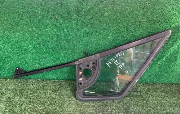 Citroen Berlingo Front door vent window glass four-door