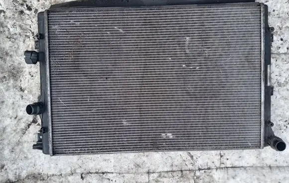 Volkswagen Tiguan Coolant radiator 5n0121253f