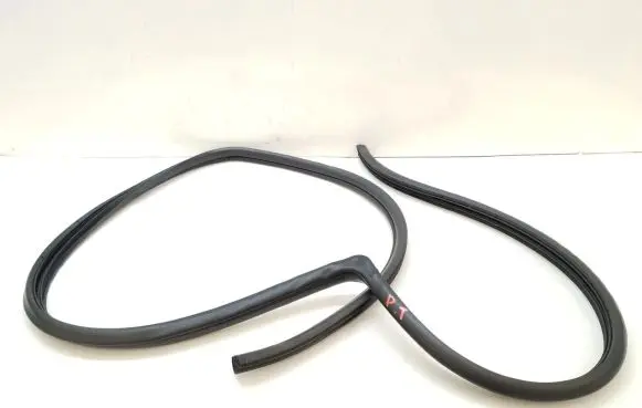 Toyota Avensis T250 Trunk rubber seal (body) 