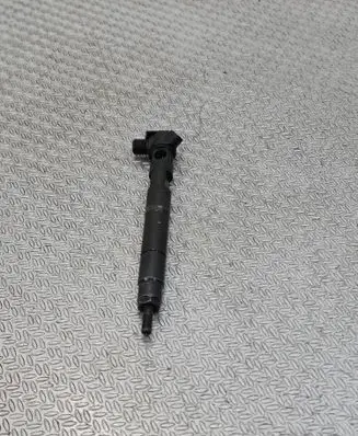 Mercedes-Benz C W204 Fuel injector A6510704987 28342997 1316000376853