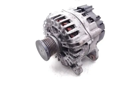 Audi A6 C7 Generator/alternator 04L903017A