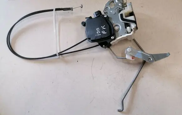 Peugeot iOn Front door lock