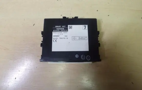 Toyota Yaris Keyless (KESSY) go control unit/module 899900D070 G760